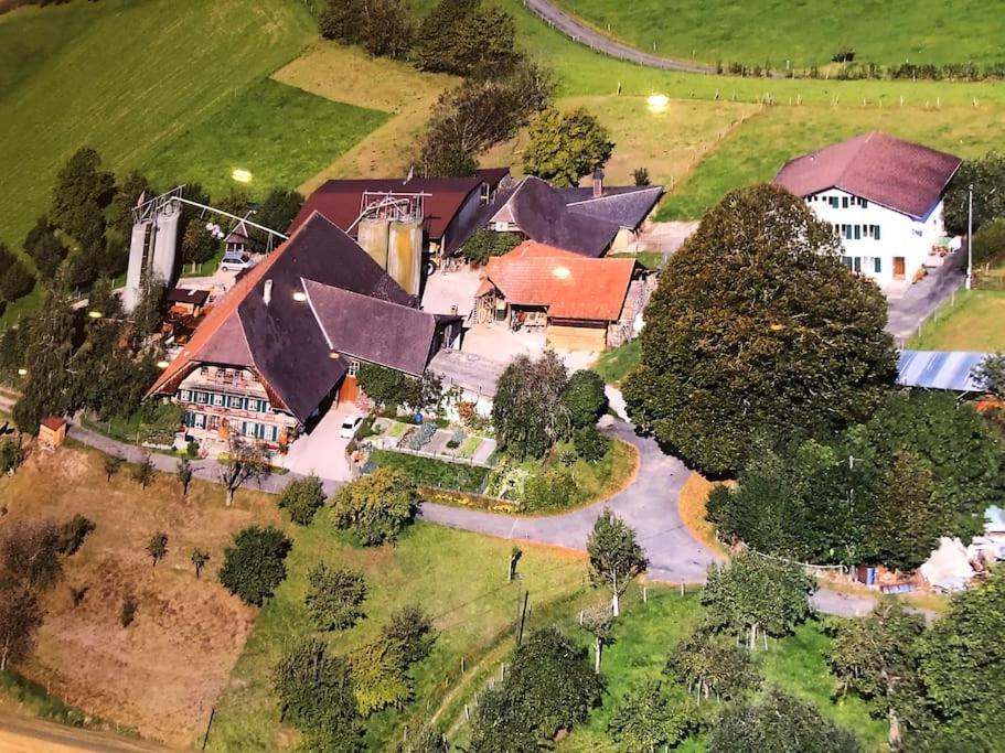 Ferienwohnung Auf Bauernhof Mit Hotpot Und Sauna Sumiswald Екстер'єр фото